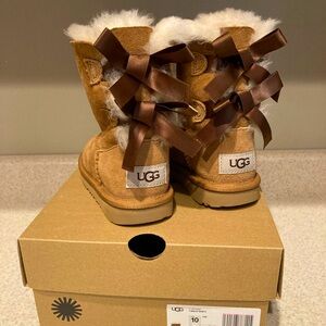 Girls Ugg Boots Size 10 Perfect Condition